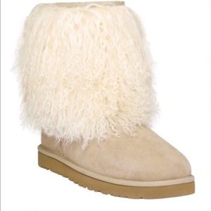 UGG Sheepskin Cuff boots